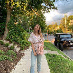 Meet your Posher, Carly